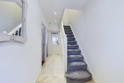 137 Wadham Gardens, Greenford, UB6 0BT
