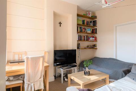 20 Eastbourne Road, Brentford, TW8 9PG