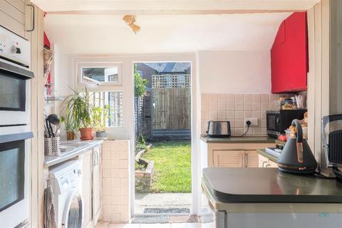 20 Eastbourne Road, Brentford, TW8 9PG
