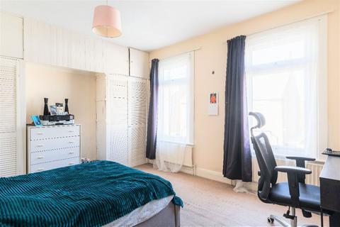 20 Eastbourne Road, Brentford, TW8 9PG