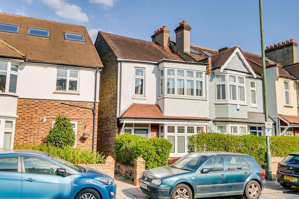 White Hart Lane, Barnes, SW13 2 bed end of terrace house £750,000