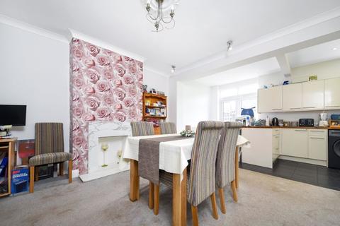 6 Collindale Avenue, Sidcup, DA15 9DW