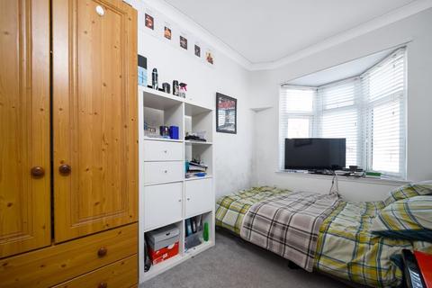 6 Collindale Avenue, Sidcup, DA15 9DW