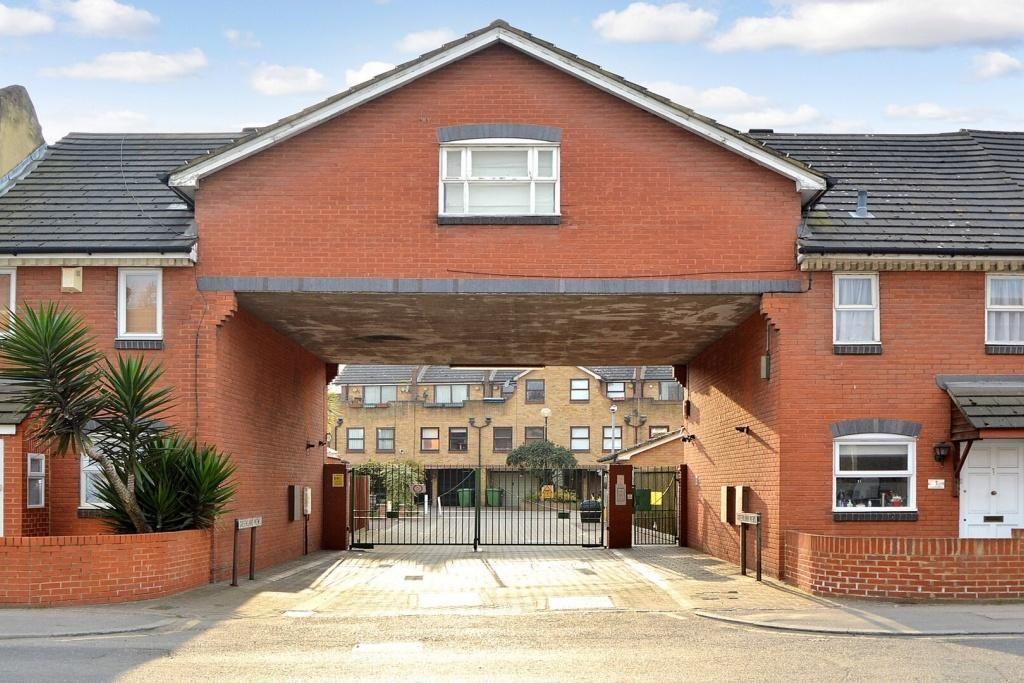 Trundleys Road, Deptford, New Cross, Surrey Quay, London, SE8 5JQ 2 bed flat £1,499 pcm (£346 pw)