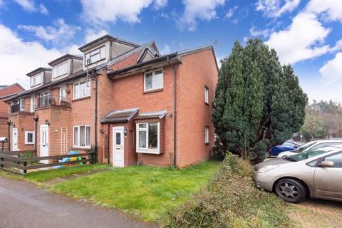 1 bedroom terraced house for sale - A modern one bedroom end terraced freehold property located in this popular area in Langley. No onward chain, Ideal...