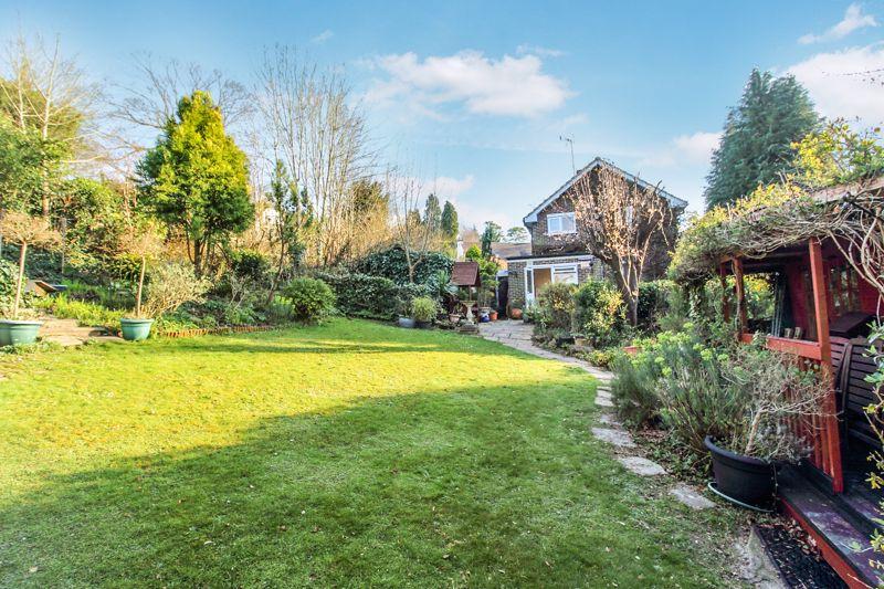 REAR GARDEN & ASPECT