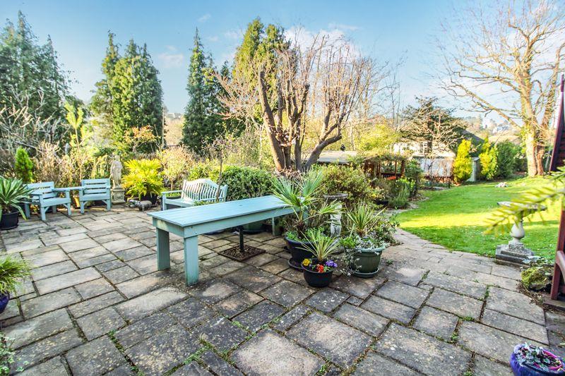 REAR PATIO & GARDEN