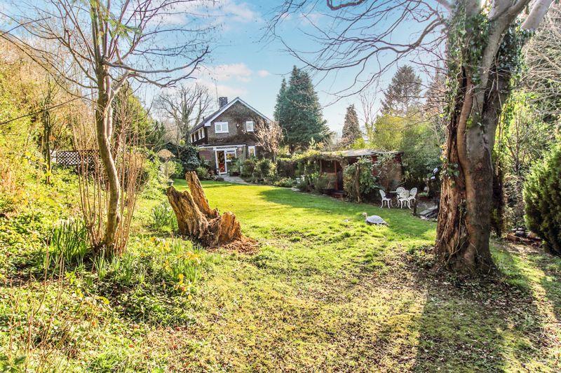 REAR GARDEN & ASPECT
