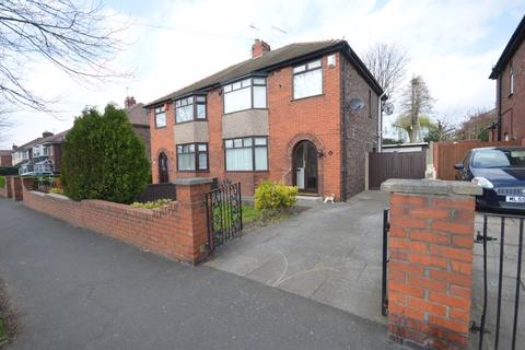 3 bedroom semi-detached house for sale - Leigh Avenue, Widnes