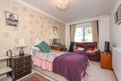 2 bedroom retirement property for sale - Churchfield Road, Walton-On-Thames