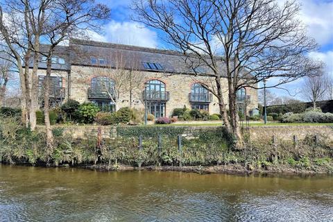 2 Brunel Quays, Lostwithiel, PL22 0JB