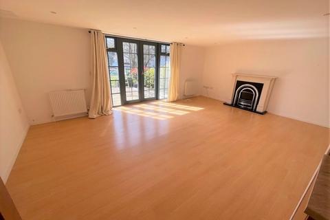 2 Brunel Quays, Lostwithiel, PL22 0JB
