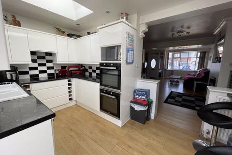 72 Grange Road, Aveley, South Ockendon, RM15 4EJ