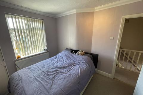 72 Grange Road, Aveley, South Ockendon, RM15 4EJ