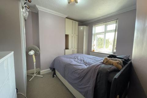 72 Grange Road, Aveley, South Ockendon, RM15 4EJ