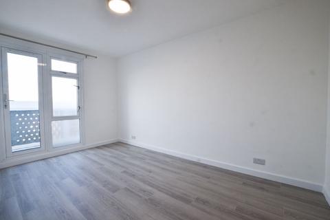 1 bedroom in a flat share to rent, Fern Street, Bow E3