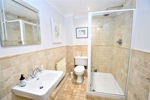 51 Chaplin Close, Salford, M6 8FW