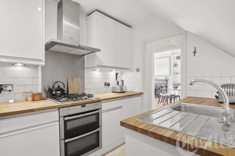 16b Coolhurst Road, London, N8 8EL