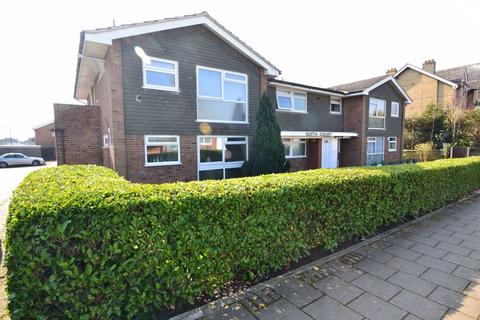2 bedroom maisonette to rent, The Avenue, Bickley Bromley