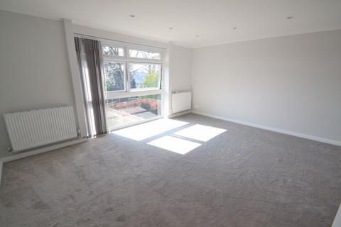 2 bedroom maisonette to rent, The Avenue, Bickley Bromley