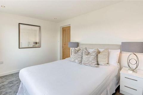 2 bedroom apartment to rent, Fulham Road, London