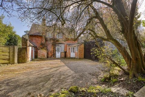 Guardswell Cottage Brockenhurst Road, Ascot, SL5 9HA
