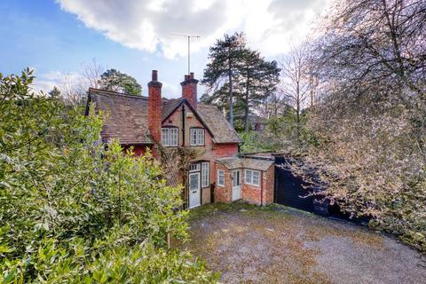 Guardswell Cottage Brockenhurst Road, Ascot, SL5 9HA