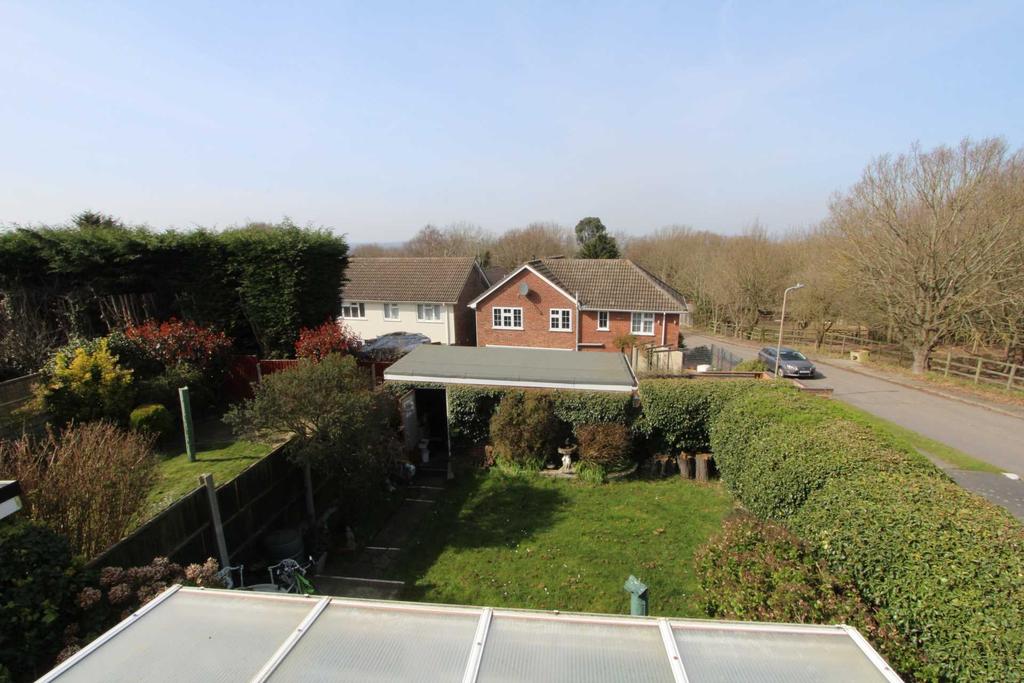 Langford Crescent, Thundersley 3 bed detached house £435,000