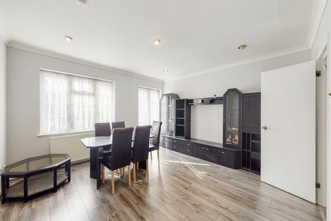 2 bedroom maisonette to rent, Bramble Close, Stanmore, HA7