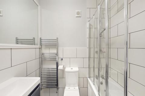 2 bedroom maisonette to rent, Bramble Close, Stanmore, HA7