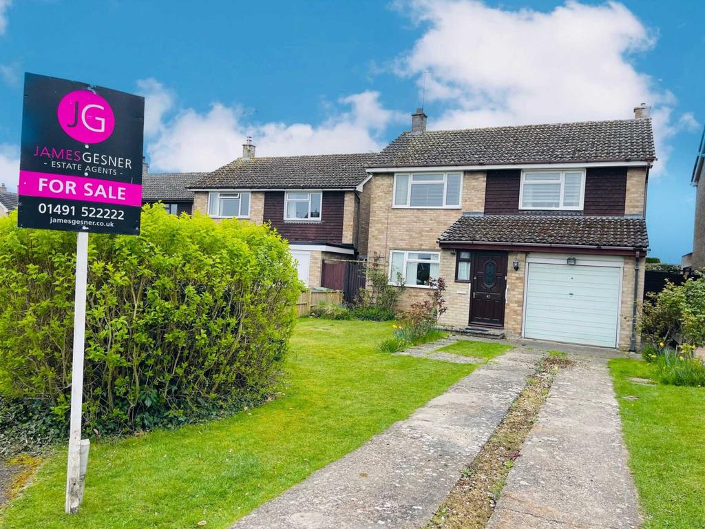 Chiltern Crescent, Wallingford 3 bed detached house £500,000