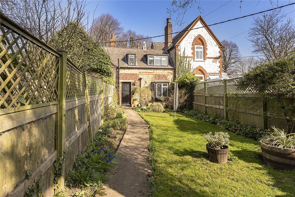 Manor Road, Towersey, Thame, OX9 1 bed terraced house £325,000
