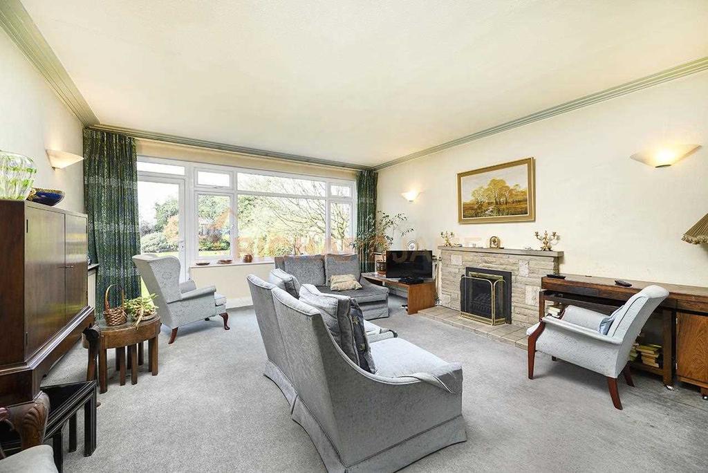 Parkside, Mill Hill 4 bed detached house £1,800,000