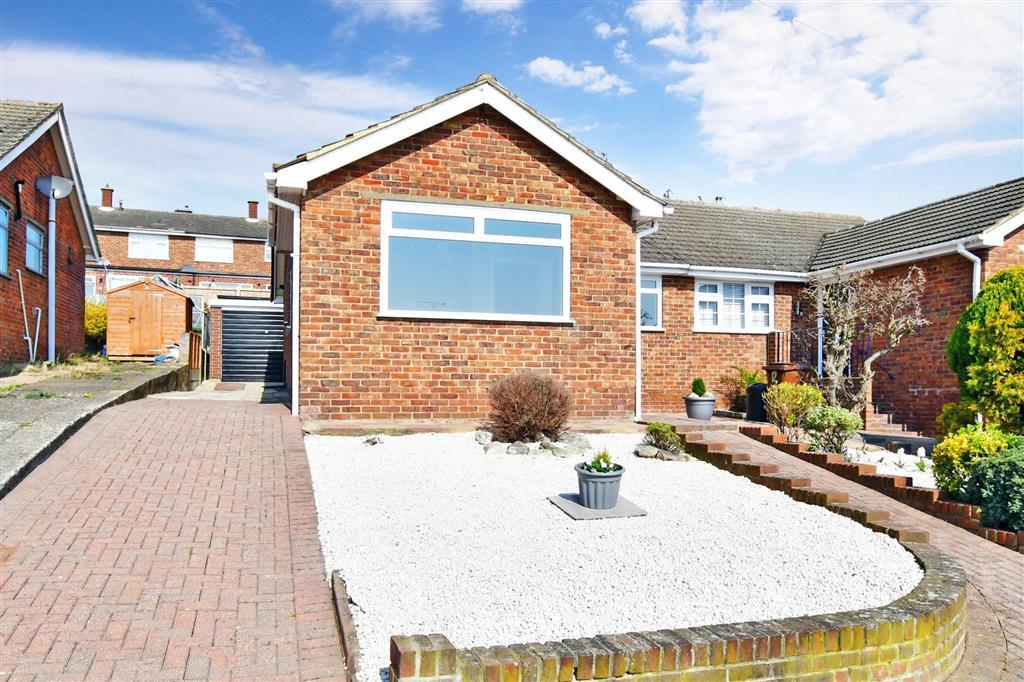 Vidgeon Avenue, Hoo, Rochester, Kent 3 bed semidetached bungalow £390,000