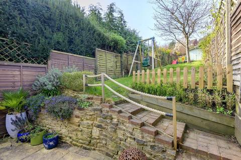 1 Eashing Lane, Godalming, GU7 2JZ