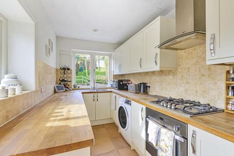 1 Eashing Lane, Godalming, GU7 2JZ