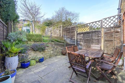 1 Eashing Lane, Godalming, GU7 2JZ