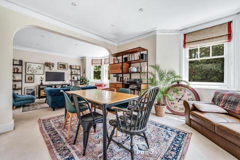 3 bedroom flat to rent, Queen's Club Gardens, W14