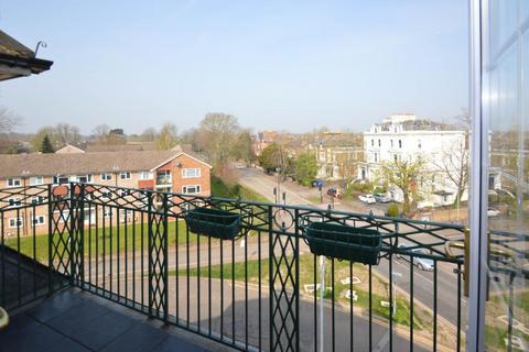 2 bedroom apartment to rent - Knights Place, Windsor