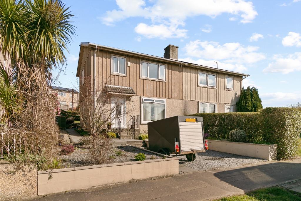 Bellsmyre Avenue, Dumbarton, West Dunbartonshire, G82 3 bed semi