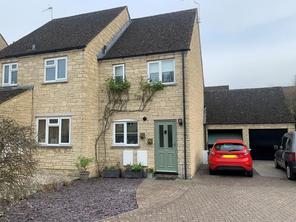Stow Avenue, Witney, OX28 2 bed end of terrace house £290,000