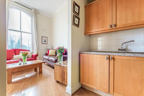 1 bedroom flat for sale, North Side Wandsworth Common, Battersea