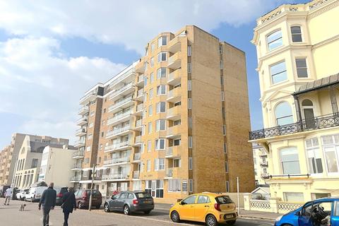 2 bedroom penthouse to rent, Spa Court, Kings Esplanade, Hove BN3 2WS