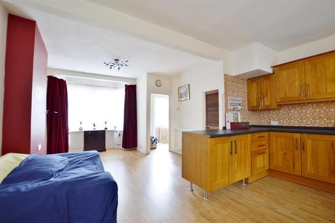 45 Throckmorton Road, London, E16 3DN