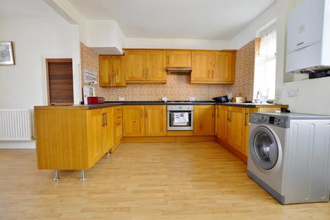 45 Throckmorton Road, London, E16 3DN