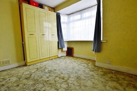 45 Throckmorton Road, London, E16 3DN