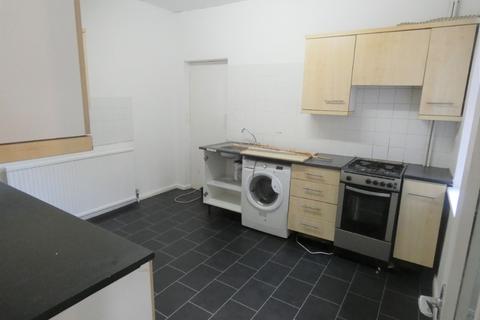 3 bedroom flat to rent, Clarendon Road, Manchester, M16