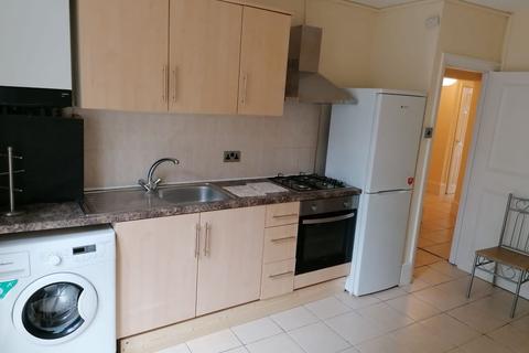 17a Selwyn Road, London, E13 0PY