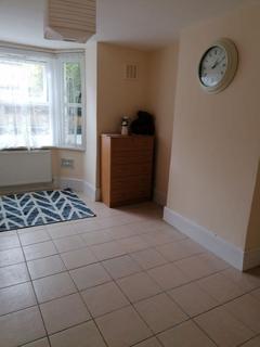 17a Selwyn Road, London, E13 0PY