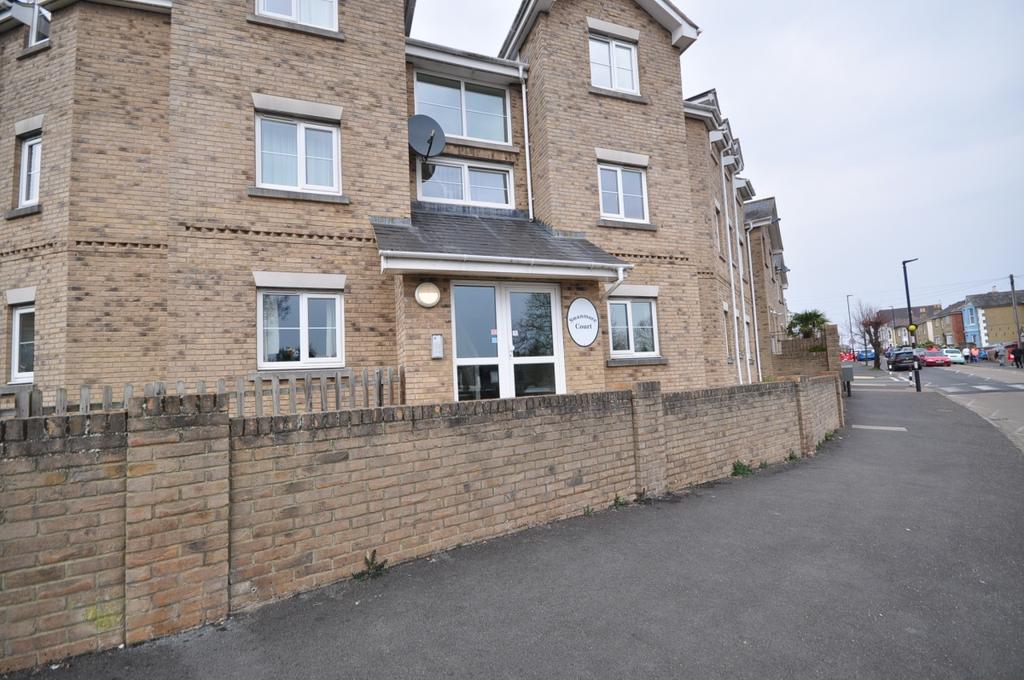 Swanmore Road Ryde PO33 2 bed flat £795 pcm (£183 pw)
